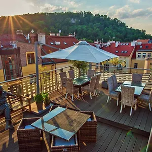 Julian Otel Prag